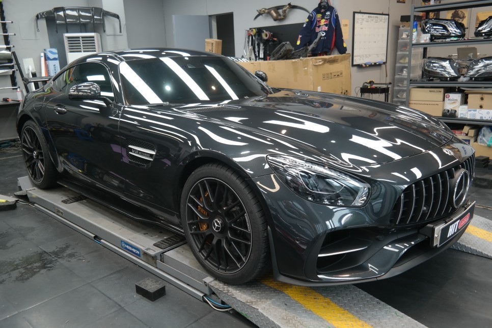 대구 벤츠 AMG GT s 카본킷 사이드스커트,리어디퓨저 카본 장착/대구바디킷/대구컨버전/대구카본디퓨저바디킷