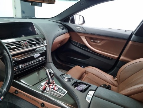 진해 창원 마산 루마썬팅 BMW 640d 그란쿠페 (F06) 실내 카본 랩핑 시공 :)