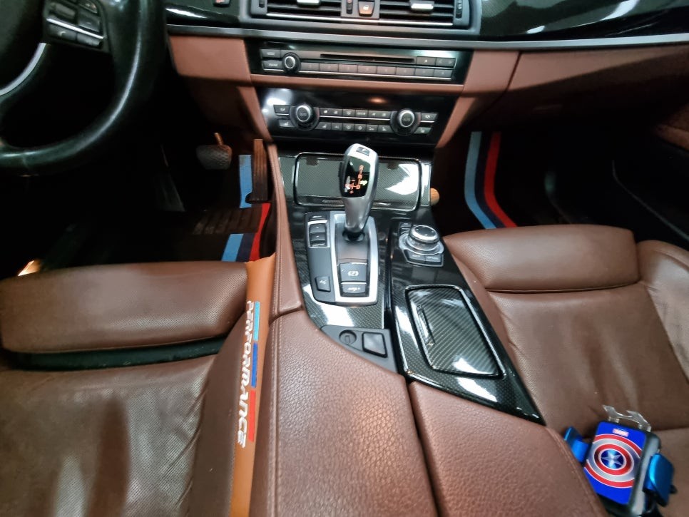 진해 창원 마산 루마썬팅 BMW 520D (F10) 블락포디 VIVA 틴팅 및 실내 카본 랩핑 시공 :)