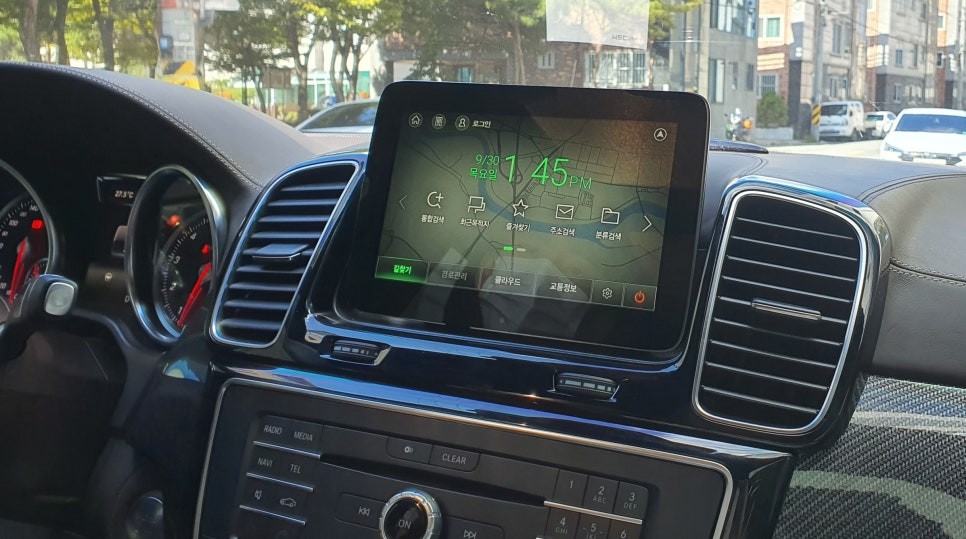 [벤츠 X166 GLS63 AMG] M2C-200A : 뒷좌석 리어모니터에서도 컨트롤 가능한 스마트 M2C