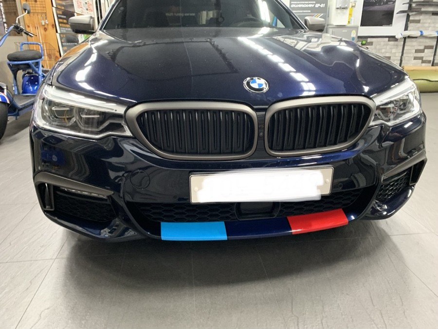 부산랩핑 BMW5시리즈G30 럭셔리크롬죽이기 그리고 M팩M550D세륨그레이룩 만들기!