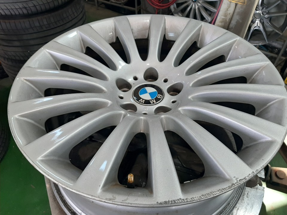 대구경산하양휠도색휠수리휠복원잘하는곳 BMW 7시리즈 19인치 블랙유광