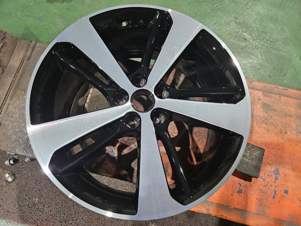 대구/경산/휠도색/휠수리/휠복원/잘하는곳/제네시스/GV80/20인치/블랙폴리시/다이아컷팅/분체도색