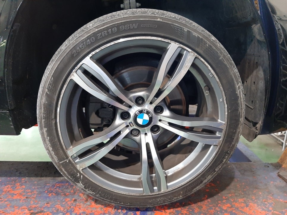 대구경산하양휠도색휠수리휠복원잘하는곳/BMW/5시리즈/19인치/블랙유광