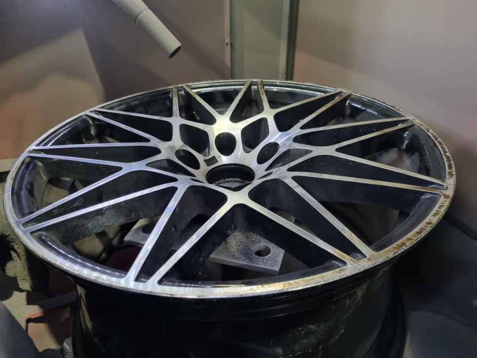 대구/경산/휠도색/휠수리/휠복원/잘하는곳/BMW/666M/스타일/19인치/다이나컷팅