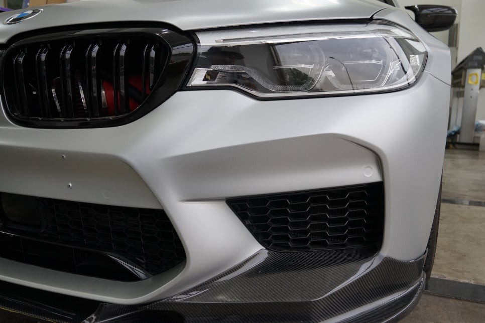 스킨게러지 + BMW M5 전체랩핑 + M5전체랩핑 + M5랩핑 + BMW랩핑 + BMW 전체랩핑 + 3M 사틴화이트알루미늄 + 전체카스킨