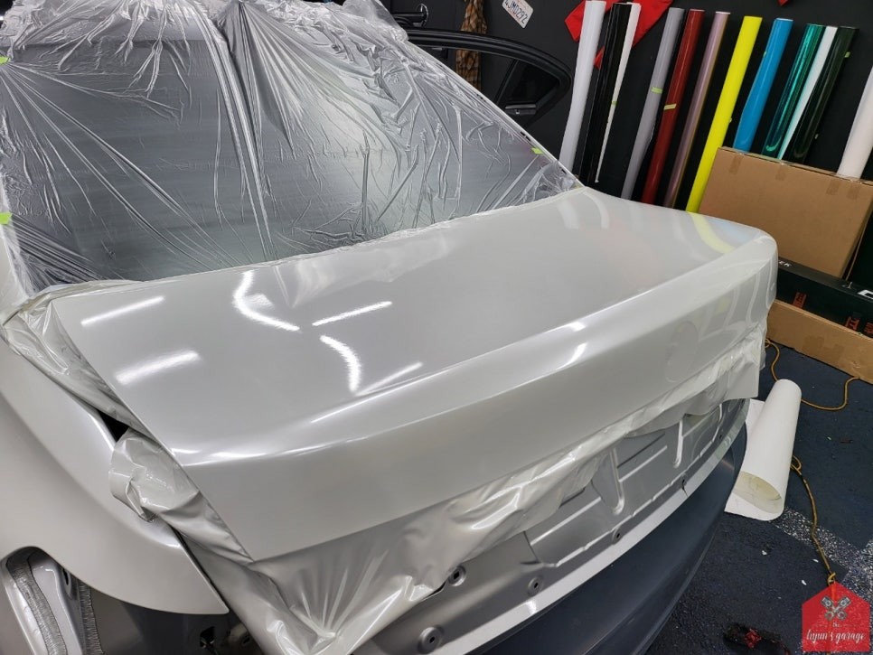 부산랩핑 전문샵 현스게러지 BMW 7시리즈 유광 화이트 펄 전체랩핑 시공 소개 / 부산 강서구 명지동