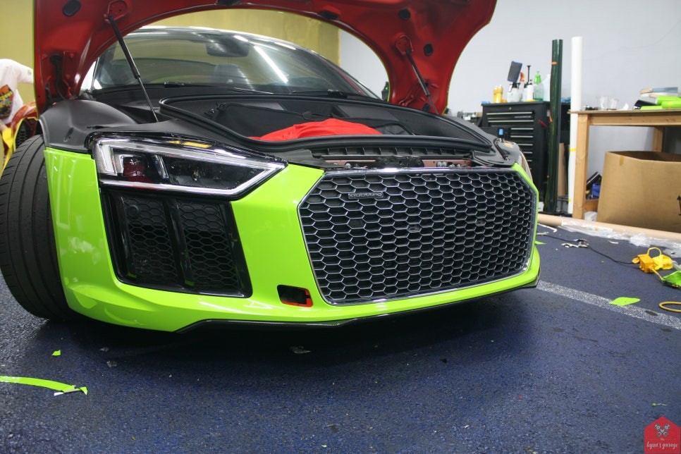 부산랩핑 전문점 현스게러지 아우디 R8 V10 스파이더 글로스 라이트 그린 전체랩핑 시공 소개 / 부산 강서구 명지동