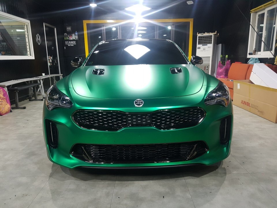 <부산랩핑,부산전체랩핑,부산ppf>기아 스팅어 녹색 무광크롬 전체랩핑 / 부산 강서구 명지동