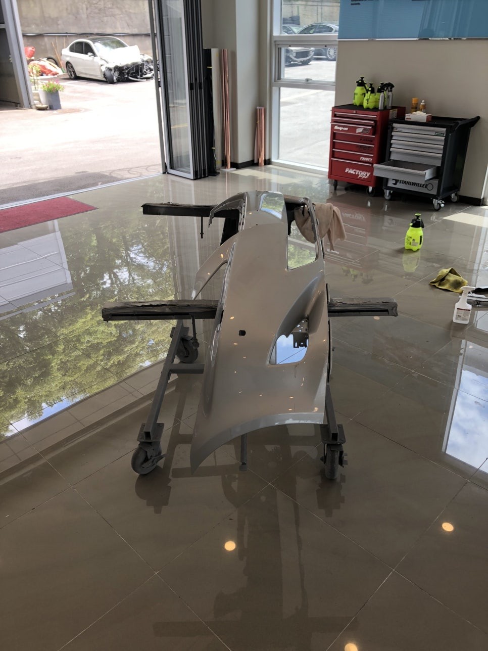 <부산랩핑,부산ppf>렉서스 is 로즈골드 크롬랩핑  중단기(?) / 부산 강서구 명지동