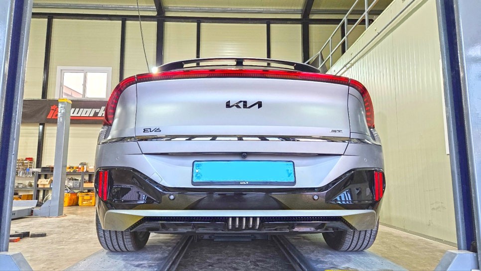 기아 EV6 GT 라인 튜닝 GT 앞뒤 바디킷 범퍼 개조 작업기.