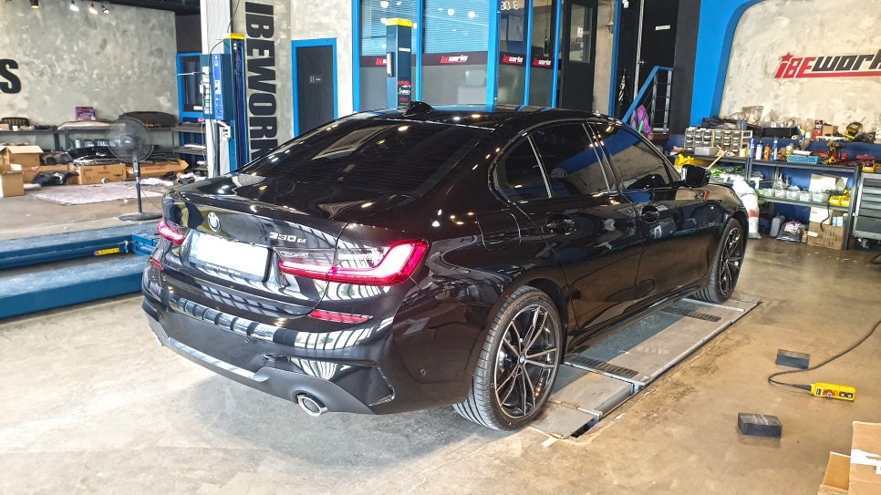 광주.전라 / BMW G20 330e 튜닝 플러그인 하이브리드 그릴 교체 및 프론트립, 스포일러 작업기. / 전주,익산