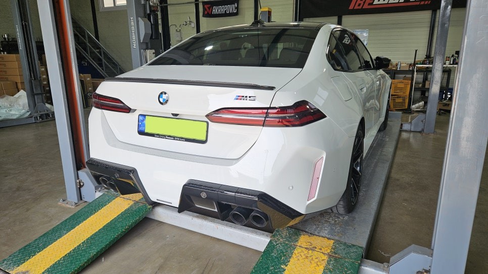 광주.전라 / BMW G90 신형 M5 배기 튜닝 중통 직관 머플러 사운드 증폭 작업기. / 전주,익산