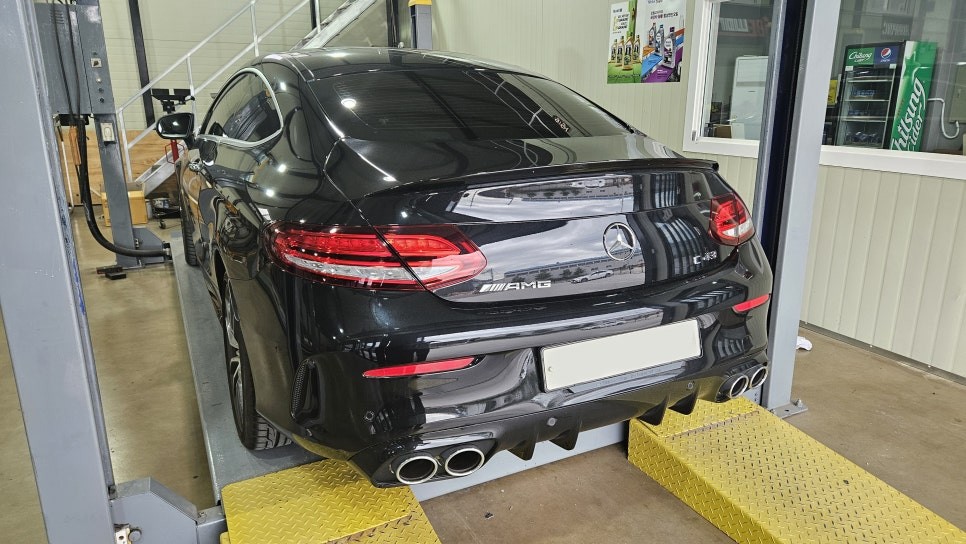벤츠 C43 AMG 배기 튜닝 순정 중통 엔드 머플러 배따기 작업기.