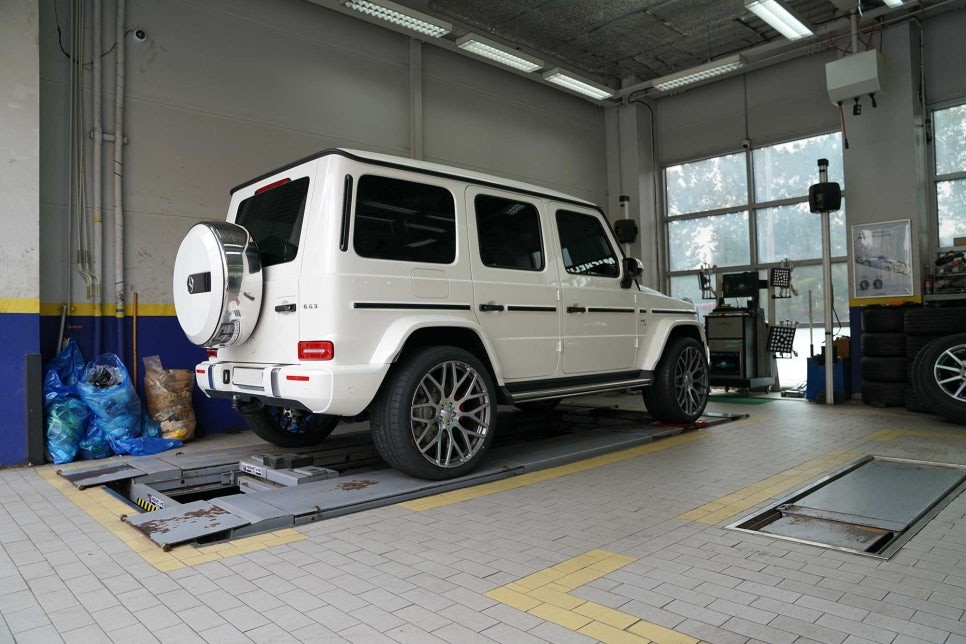 벤츠 지바겐 W463A G63AMG 브라부스 모노블록 Y 23인치 요코하마 타이어 장착 BRABUS / 경기 성남 분당