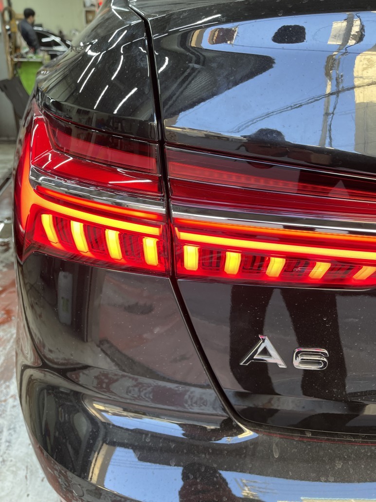 아우디 A6 튜닝 테일램프 장착 및 아우디 전 차종 편의 기능 옵션 전문점 베컴파츠입니다.