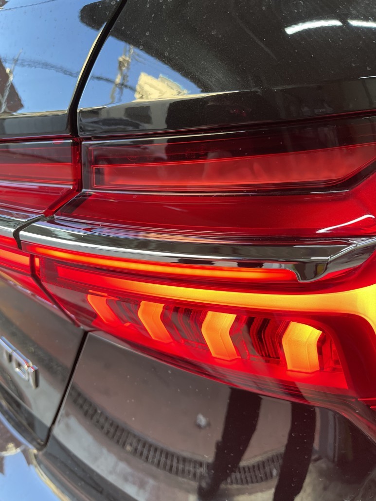 아우디 A6 튜닝 테일램프 장착 및 아우디 전 차종 편의 기능 옵션 전문점 베컴파츠입니다.