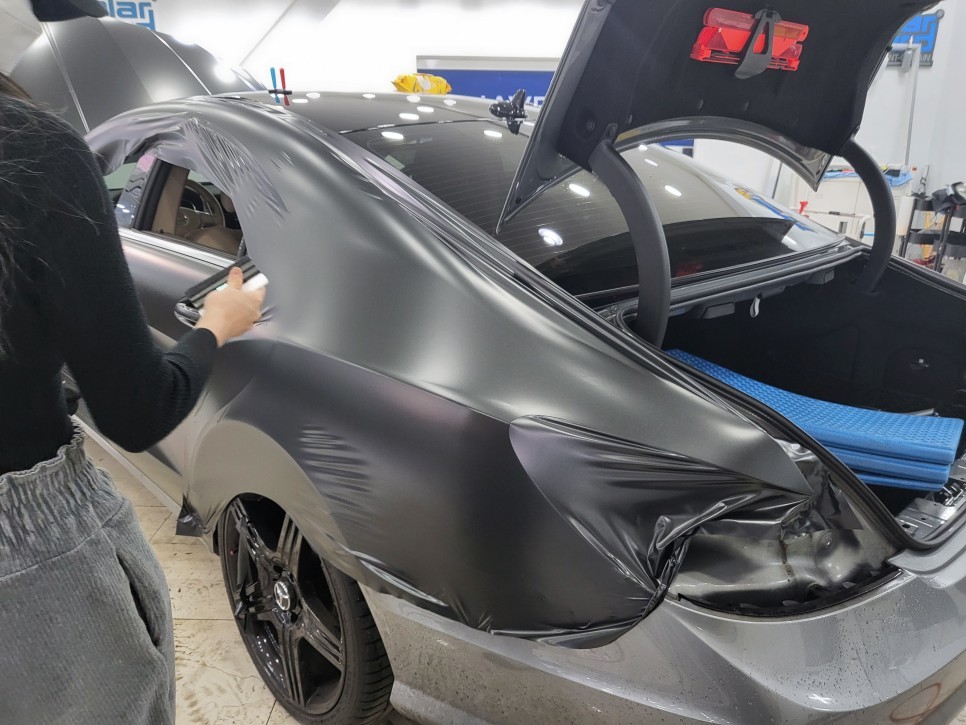 벤츠 CLS 63 AMG 전체랩핑 / CLS 차량중 포스는 당연 1등 / 메탈릭블랙락그레이 / CLS랩핑 전문점 / 안산랩핑 안산시랩핑 안산랩핑샵 랩핑샵