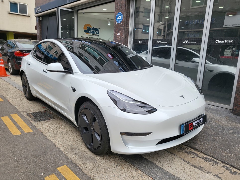 [투맨카스킨] 인천 모델3 썬팅 / 하버캠프 베스트본드 / 전파방해없는 비금속 필름 / 모델3 틴팅 / 송도 모델3 썬팅 / 열선 통시공 / 청라 모델3 썬팅 / 인천 썬팅 전문점 / 인천 서구, 부평, 부천