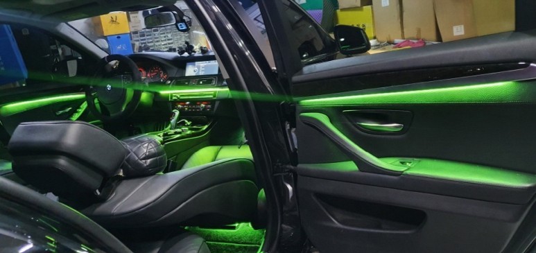 부산 BMW 5시리즈 F10 엠비언트 라이트 / 인코브 버전3 / 국내생산 비노출 무드등 풋등 튜닝 / 부산진구