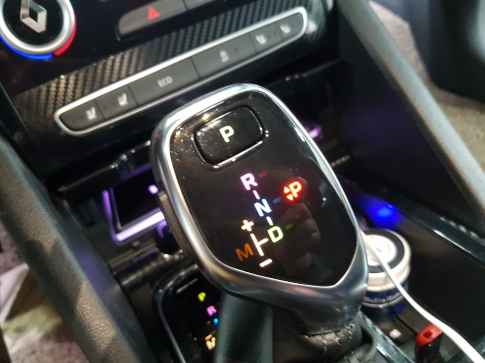 인코브(INCOBB) 경남지사 - SM6 컵홀더 엠비언트 풋등 연동 작업 / 경남 양산