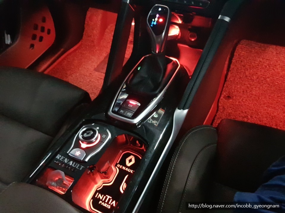 인코브(INCOBB) 경남지사 - QM6 조그셔틀 및 엠비언트연동 컵홀더 FULL 코딩 / 경남 양산