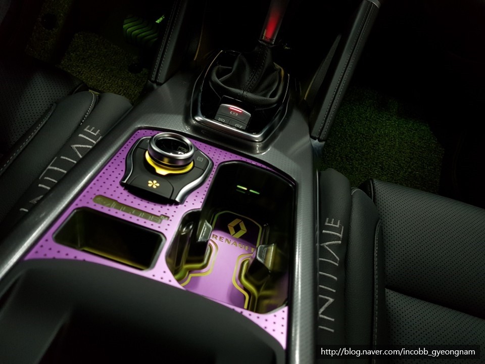 인코브(INCOBB) 경남지사 - QM6 조그셔틀 및 1~2열 엠비언트 풋등연동 12월 할인행사! / 경남 양산