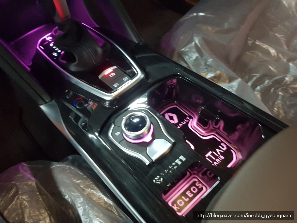 인코브(INCOBB) 경남지사 - QM6 신차 조그셔틀 및 엠비언트연동 컵홀더 작업!! / 경남 양산