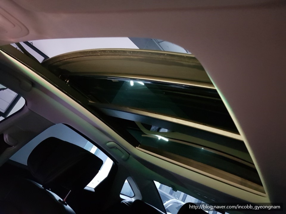 인코브(INCOBB) 경남지사 - SM6 컵홀더 엠비언트 풋등 선루프무드등 연동 작업 / 경남 양산