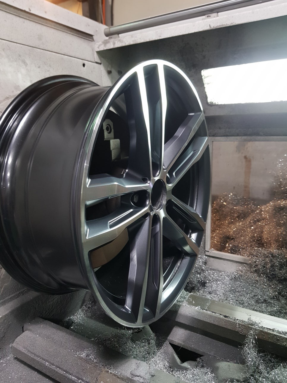 [원조]부산휠복원 BMW 430 19인치 704M 주차상처 휠수리 휠복원 다야컷팅 재생하기! / 부산 기장군