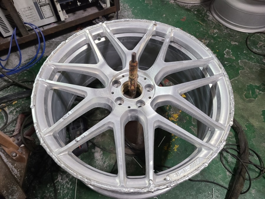 원조[부산휠복원] 벤츠GLE 63AMG 22인치 사고휠 휠복원