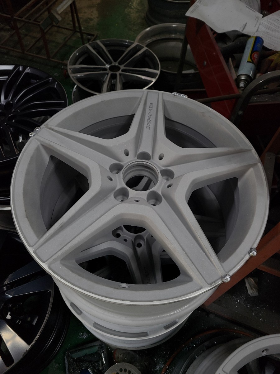 부산휠복원 부산휠수리 벤츠휠수리 벤츠휠복원 C63Amg 18인치 주차상처 휠수리 휠복원 휠도색! / 부산 기장군