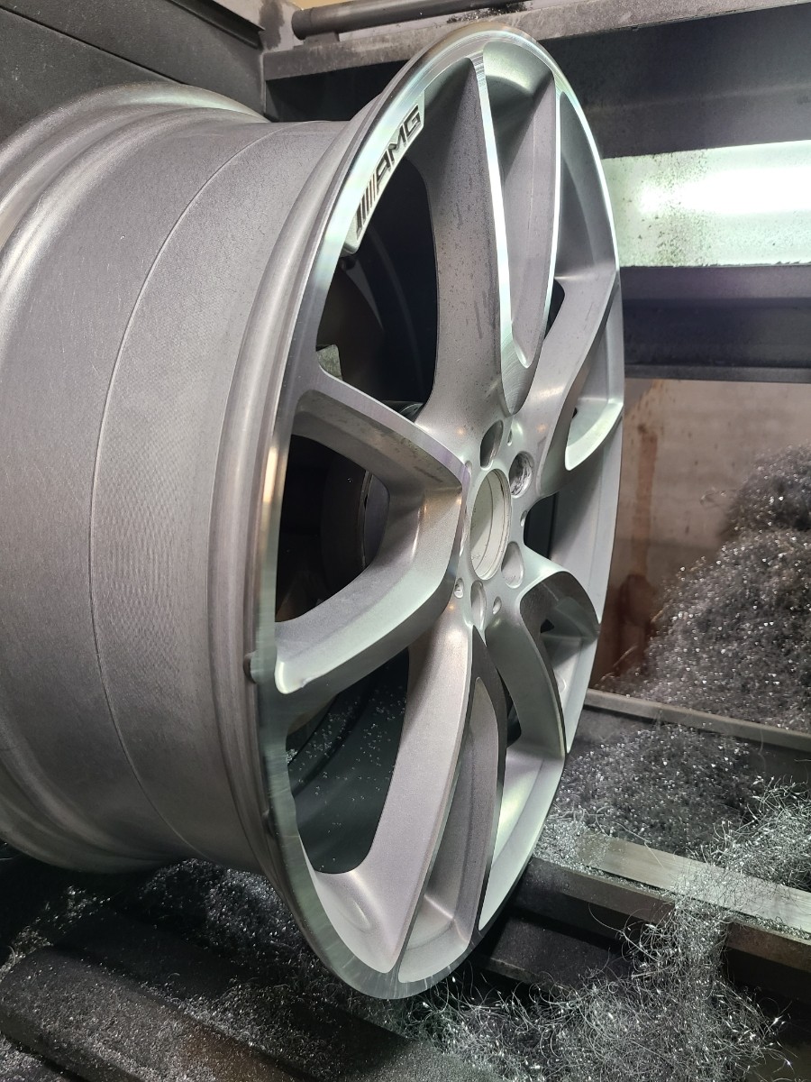 원조[부산휠복원]벤츠GLC43 AMG 21인치 주차상처 휠수리 휠복원 휠도색