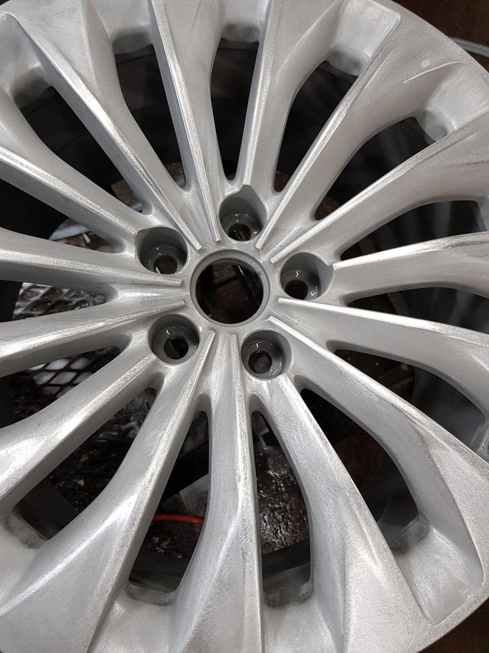 [원조][부산휠복원][부산중고휠][부산휠수리][부산휠도색]제네시스EQ900 19인치 주차상처 휠수리/휠복원 / 부산 기장군