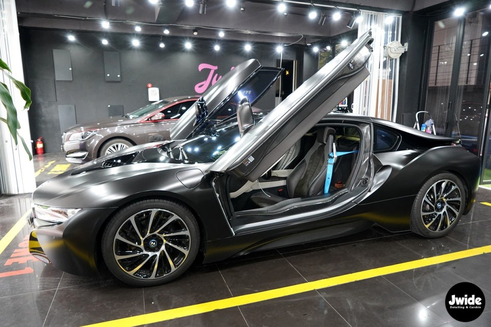 수원랩핑, 광교랩핑, BMW i8 사틴블랙 전체랩핑은 수원랩핑잘하는집 제이와이드로~ / 경기 수원 영통
