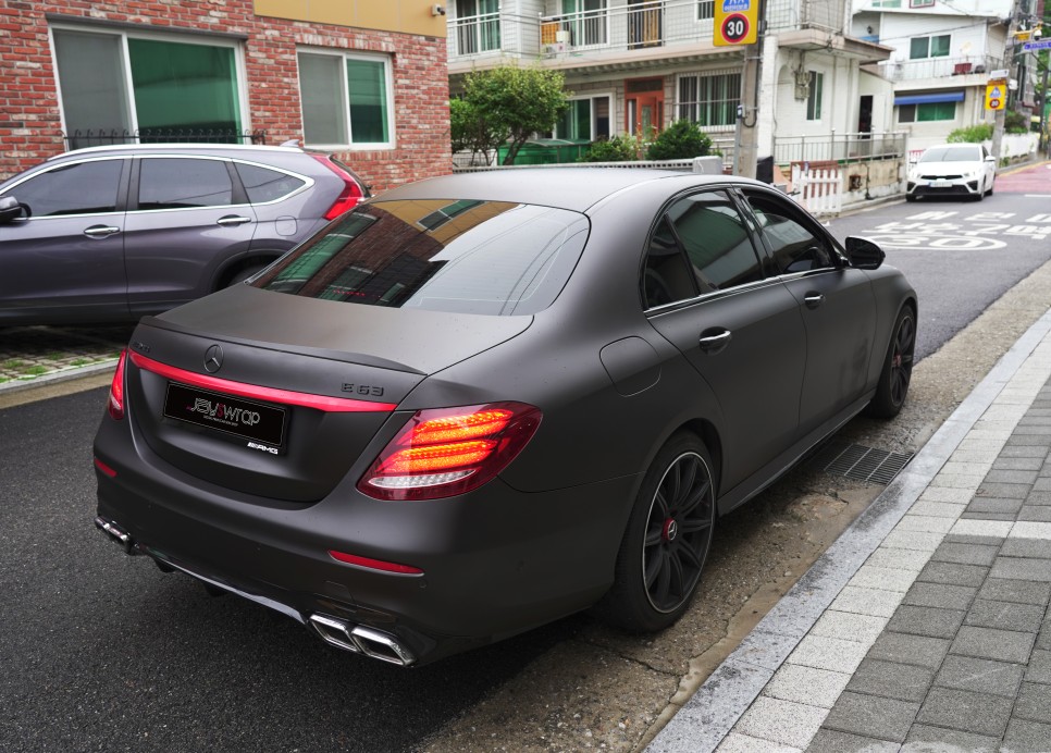 강남랩핑[제이스랩]:: 벤츠 E63 AMG 무광 다크그레이 전체랩핑/ LB필름 / 강남, 서초, 선릉