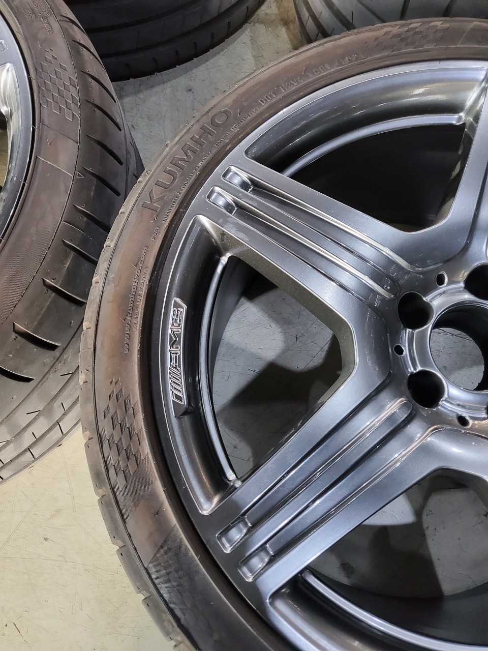 벤츠 CLS 63AMG 고스트크롬 휠분체도색 휠매직 안산본점 / 안산시 이동