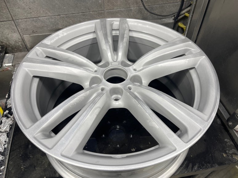 대전 휠복원 BMW 428i 19인치 휠수리