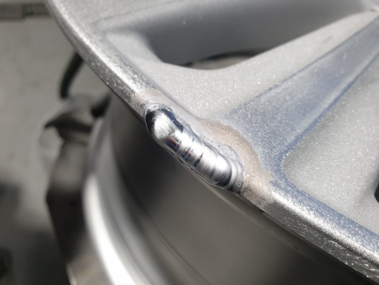대전 휠복원 BMW 428i 19인치 휠수리