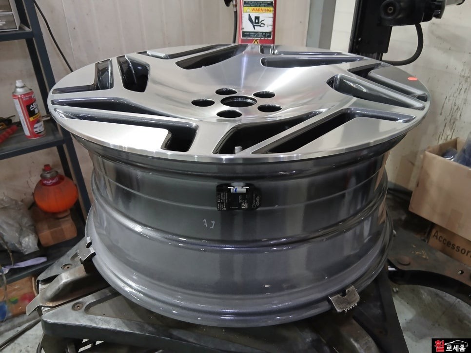 제네시스 G80 RG3 차량 G90 RS4 롱베이스 T4235 불판 20인치 휠 교체 / 대전 중구 안영동