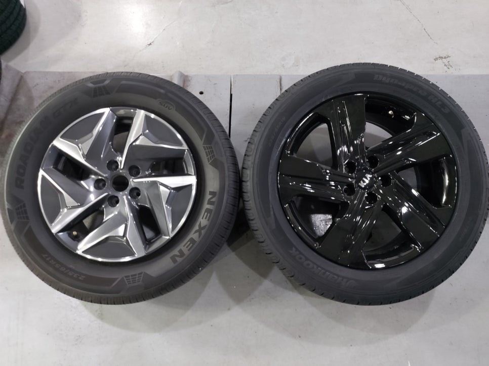 대전 휠도색 쏘렌토 MQ4 19인치 유광블랙 중고휠 인치업 + 다이나프로 HL3 타이어 / 대전 중구 안영동