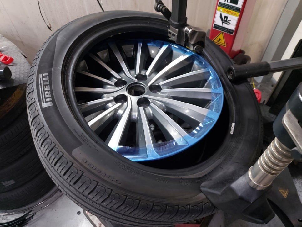 대전 기아 더뉴K7 휠 부식 바람빠짐 현상 휠 교체 (올뉴K7 18인치 휠복원 중고휠) / 대전 중구 안영동