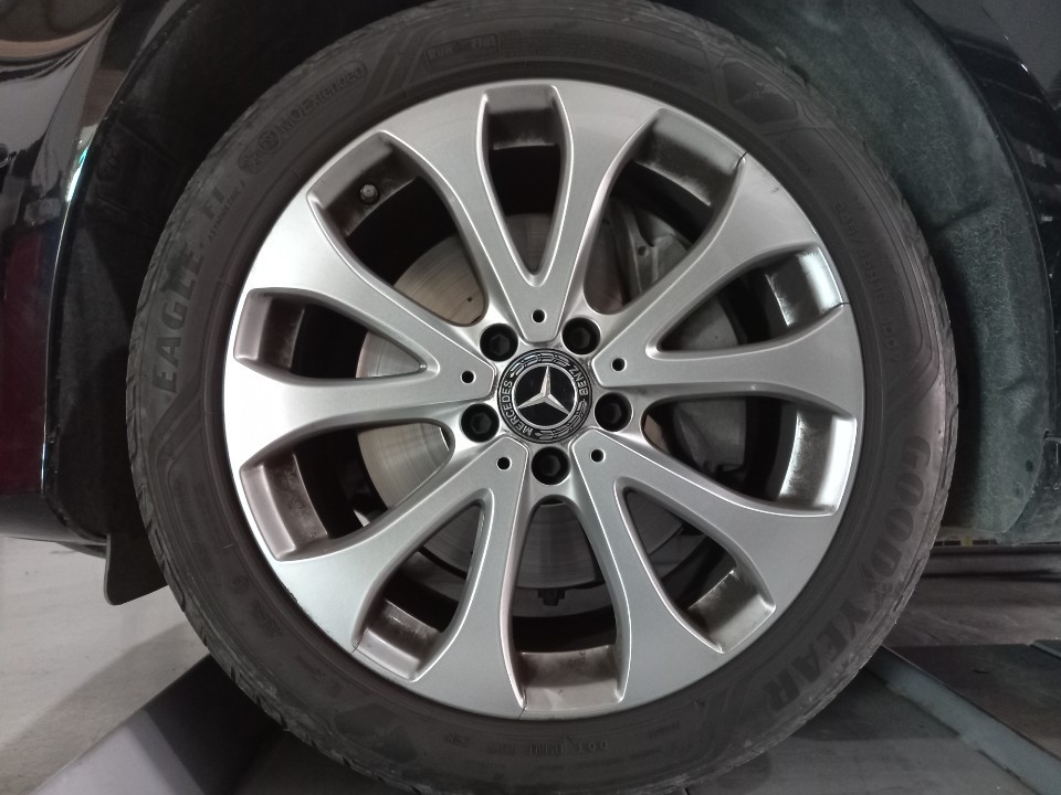대전.충청 / 대전 휠복원 벤츠 W213 E클래스 E300 18인치 블랙 투톤 다이아컷팅 순정휠 [휠로세움] / 대전 중구 안영동 / 대전