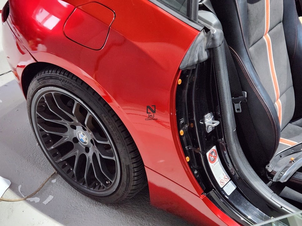 BMW E89 z4 35i, 기존 3M필름 유광화이트골드스파클 전체랩핑 제거 후, 제이엔제이 고광택 미드나잇 체리 전체랩핑 재시공! 경기도 고양시 일산 수입차 튜닝전문 제이엔제이!
