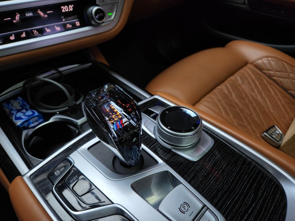 진주 튜닝 bmw 7시리즈 g12 크리스탈기어봉 3종 장착 경험이 풍부한 곳 / 진주, 창원