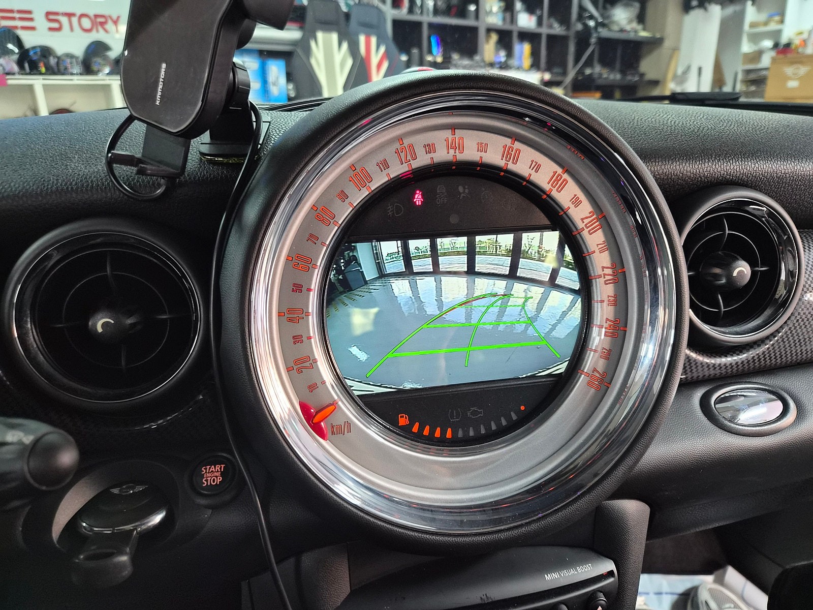 BMW 미니쿠퍼 R55 클럽맨 편리한 카플레이 안드로이드 오토 장착과 함께 선사시대 블랙박스를 교환하여 드렸습니다.~~~^^ / 서울 도봉구