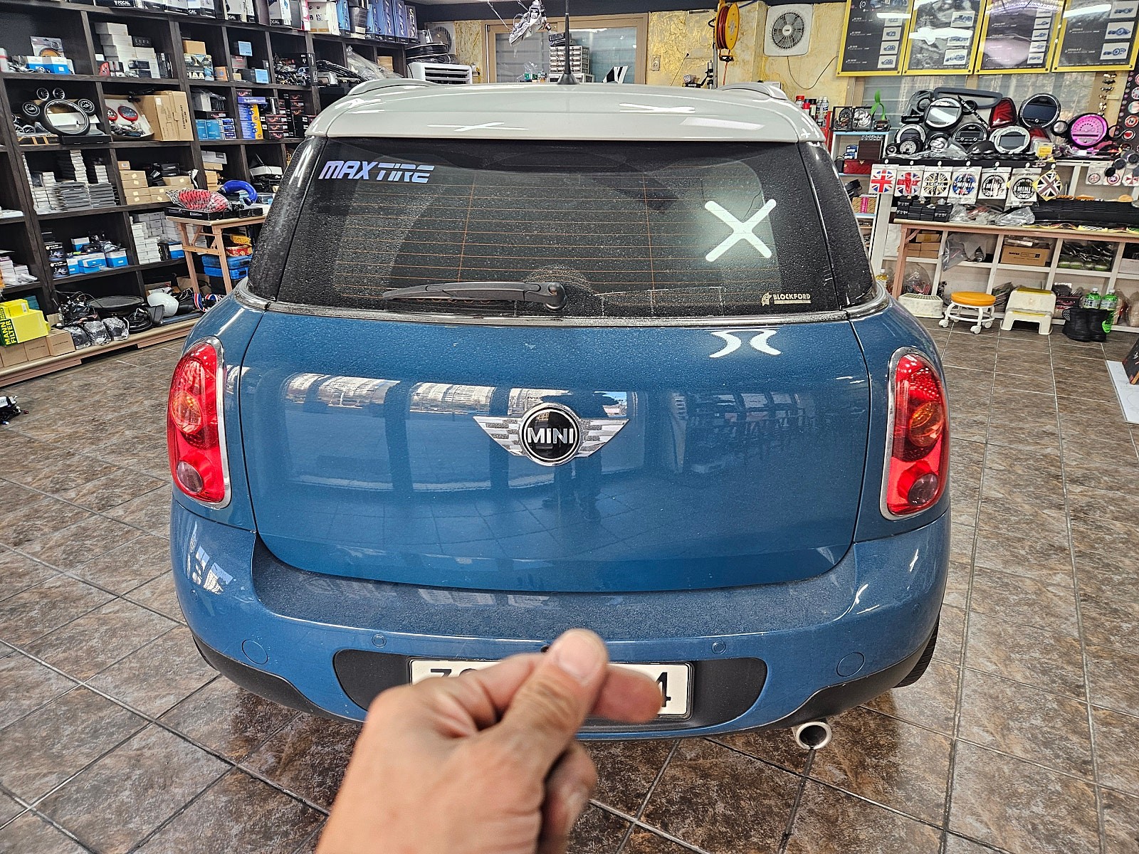 BMW 미니쿠퍼 R60 컨트리맨 기존 불편했던 안드로이드 오토기기를 모두 탈거하고 편리한 터치 안드로이드로 모두 교환하여 드렸습니다.~~~^^