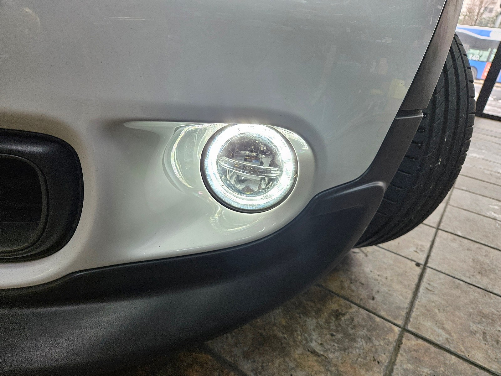 BMW 미니쿠퍼 R60 컨트리맨 가져오신 LED 라이트 교환으로 차량에 스타일을 확 변신시켜 드렸습니다.~~~~^^