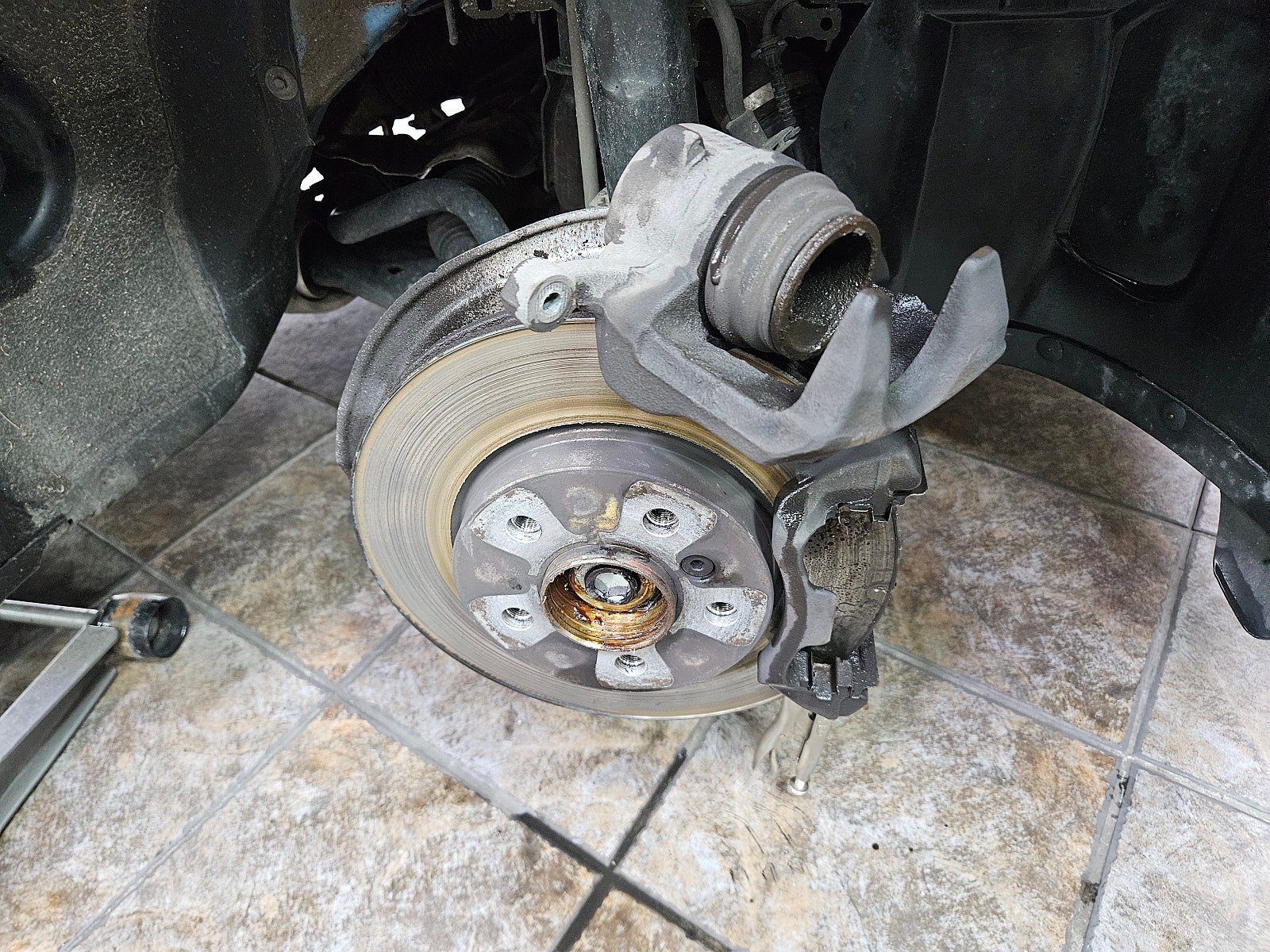 서울 / BMW 미니쿠퍼 F55 소모품 브레이크 패드 교환으로 차량에 컨디션을 회복시켜 드렸습니다.~~~^^ / 서울 도봉구 / 노원.성북.도봉