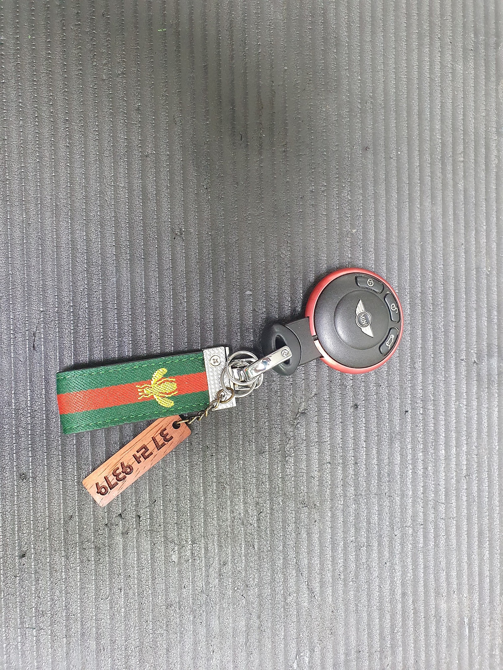 BMW 미니쿠퍼 2세대 R56 편리한 락폴딩 장착과 순정리모컨 수신거리 연장으로 스트레스를 해방시켜 드렸습니다.~~~^^ / 서울 도봉구